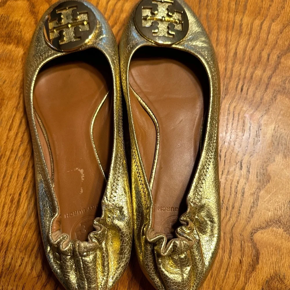 Tory Burch  Elastic Ballet Flat in Gold